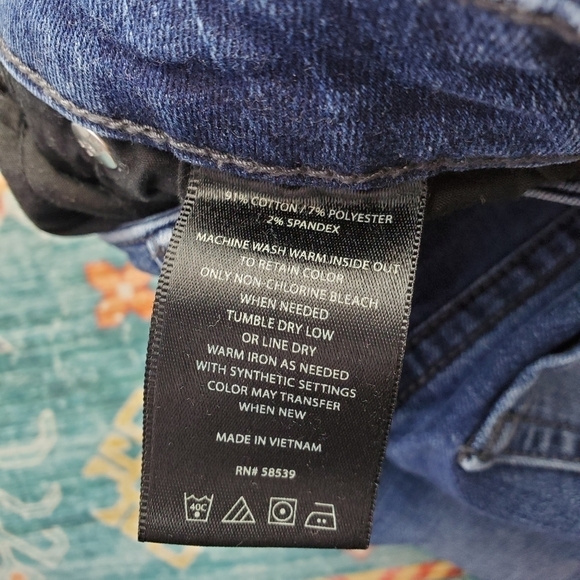 Kut from the Kloth Catherine Boyfriend 4 - Picture 5 of 9